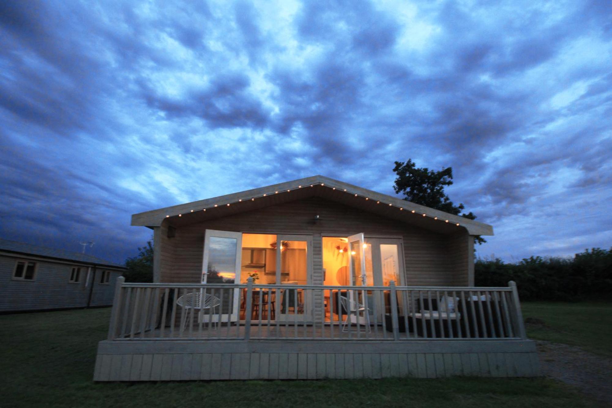 Woodpecker Lodge - Brook Meadow - Sleeps 4 Plus 2 - No Pets Market Harborough Exterior photo
